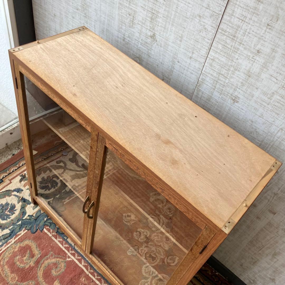 ① 昭和レトロ 古家具 ガラス戸 木製キャビネット 食器棚 飾り棚 サイドボード