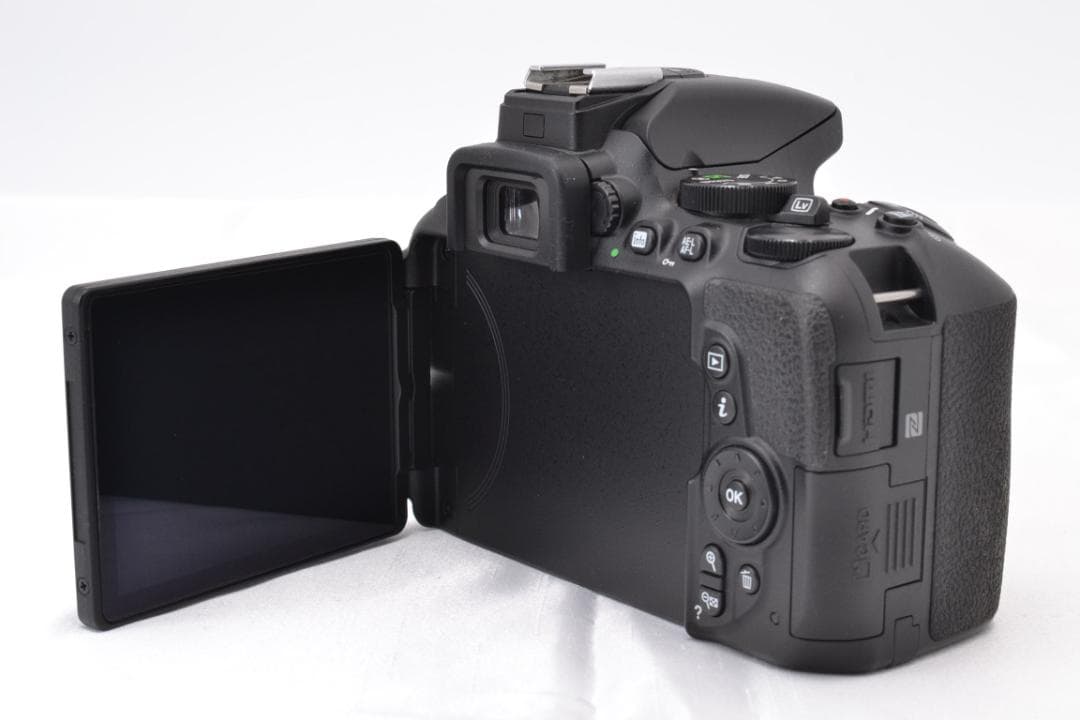 ■ 美品 ■ ニコン　Nikon D5600 ダブルズームキット 元箱付