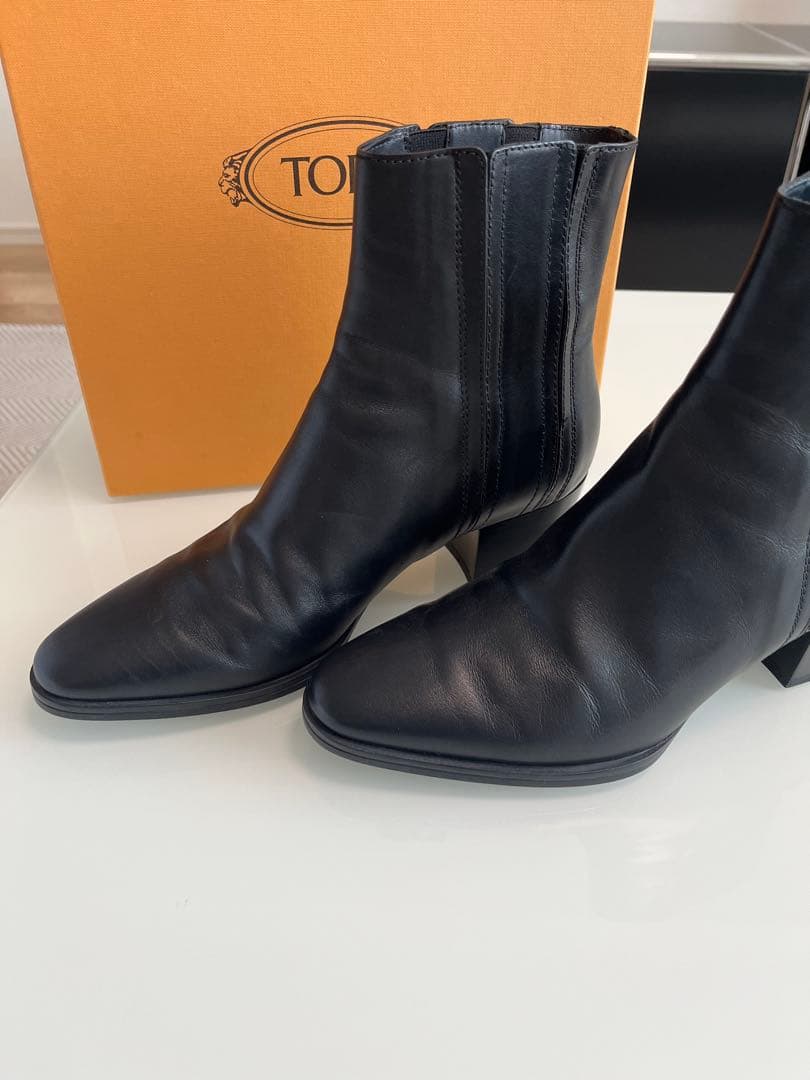 TOD'S ブラック サイドゴアブーツ　23.5センチ