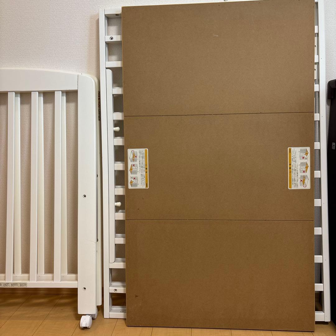 カトージ　ベビーベッド　ホワイト