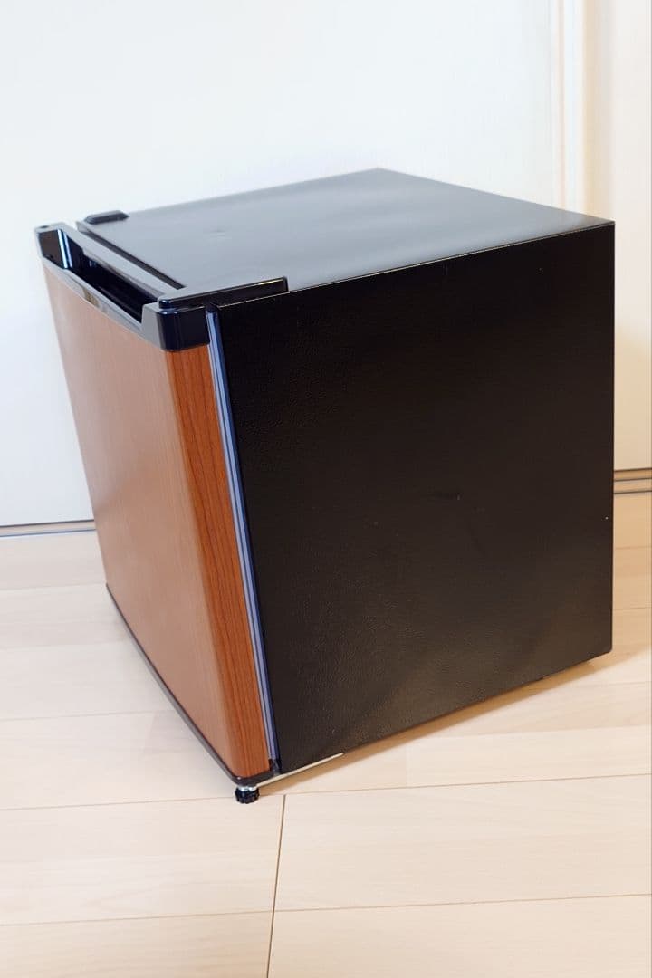 (株)アイリス2023年製 1ドアミニ冷蔵庫 PRC-B051D-M木目調