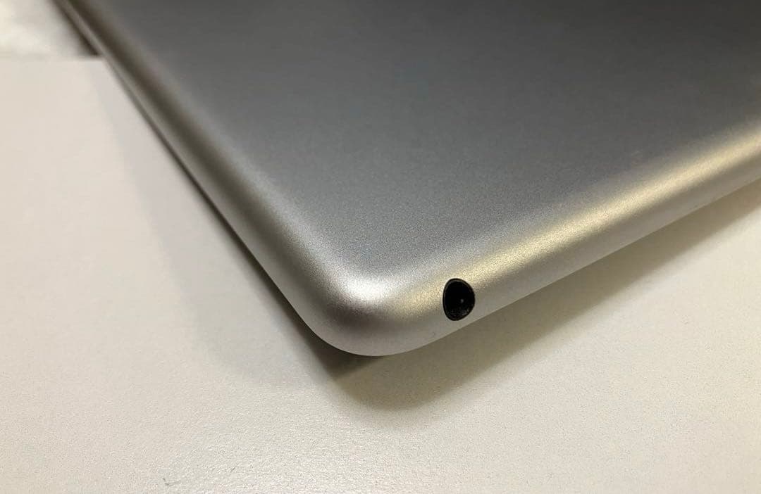 【美品】Apple iPad 第5世代 Wi-Fi 128GB (A1822)