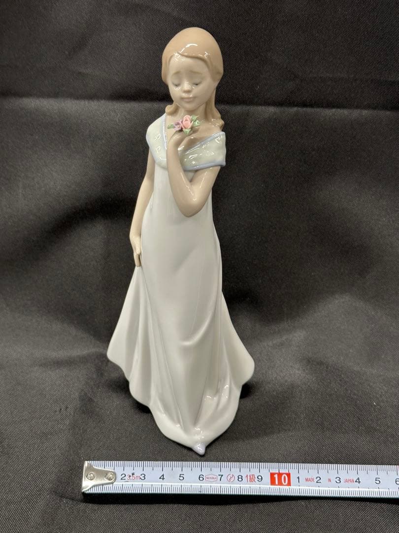 【美品】LLADRO リヤドロ　少女　花　01008213 2006