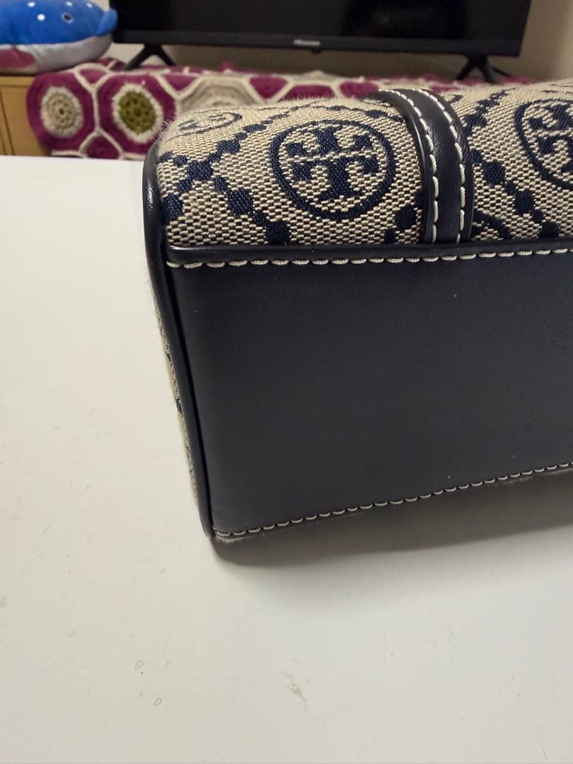 ショルダーバッグ ネイビー　トリーバーチ　ミニボストン　Tモノグラム