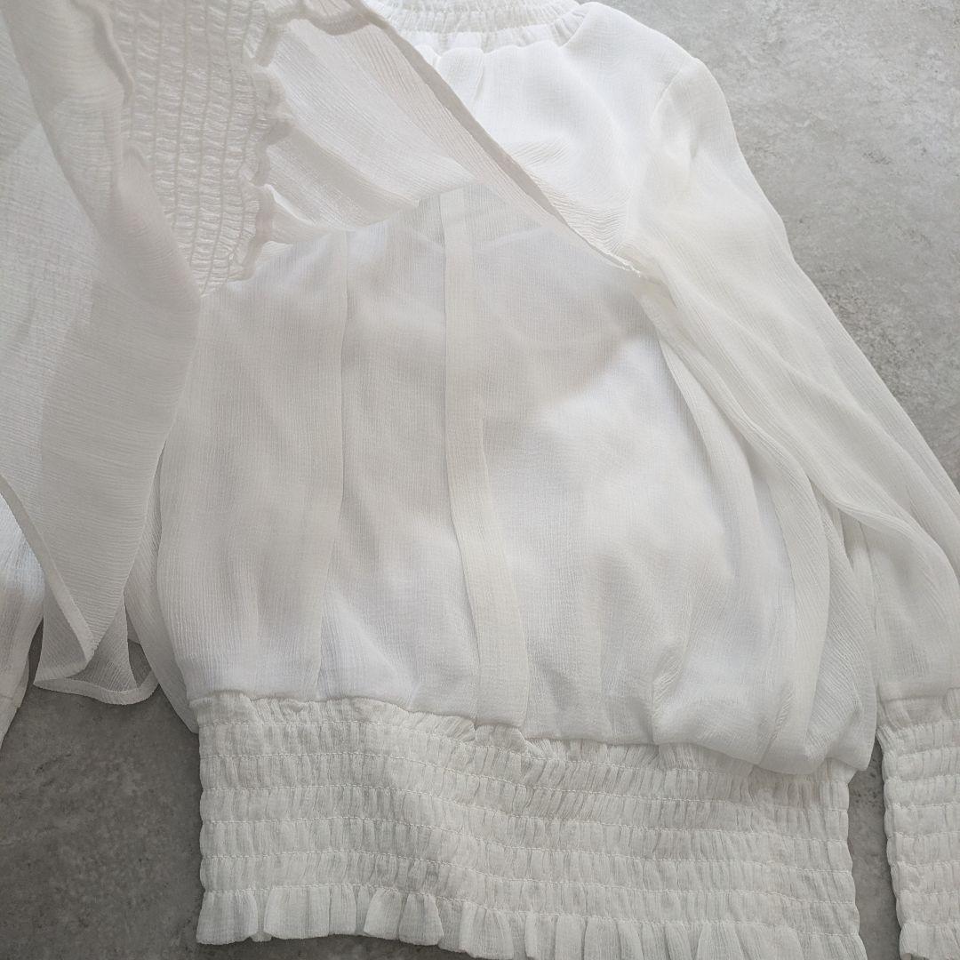 新品✨️ シアー　シャーリング　ペプラム　ブラウス　アンスリード