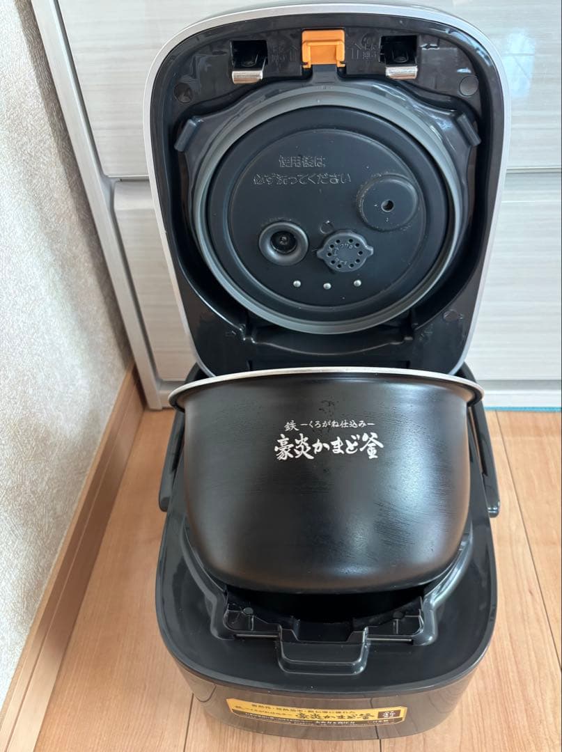 象印 圧力IH炊飯器5.5合 ★豪炎かまど釜 NW-JA10-BA 2022年製
