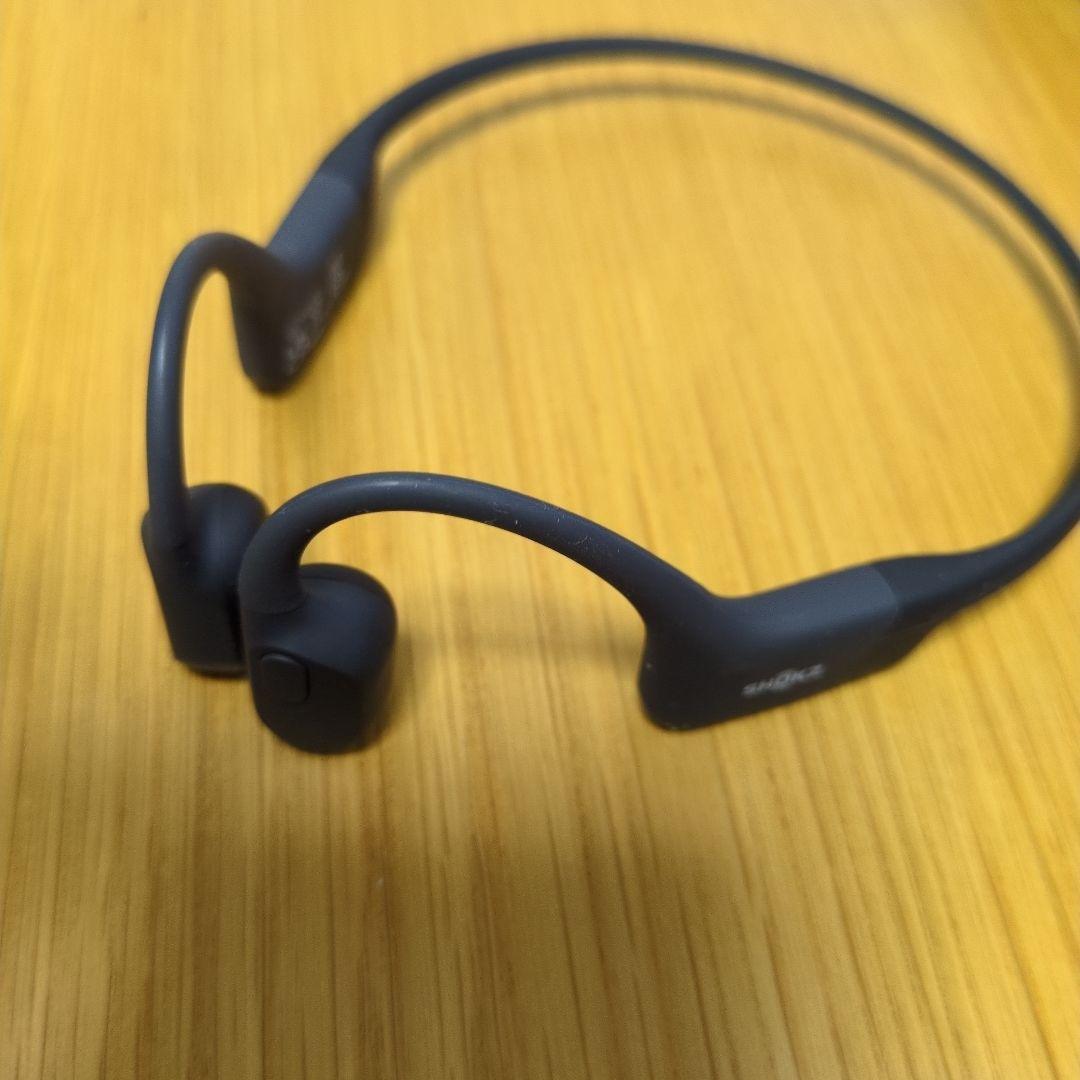 SHOKZ OPENRUN 骨伝導イヤホン 収納ケース付き
