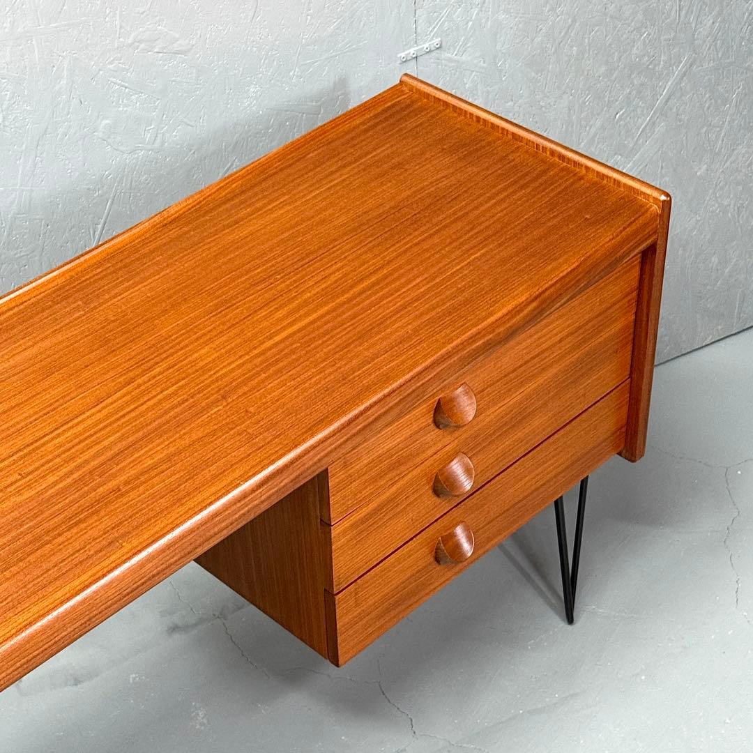 White & Newton ヴィンテージ ピンレッグ チークデスク(401)