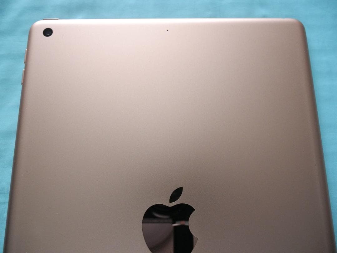 新品ペン付　第8世代iPad