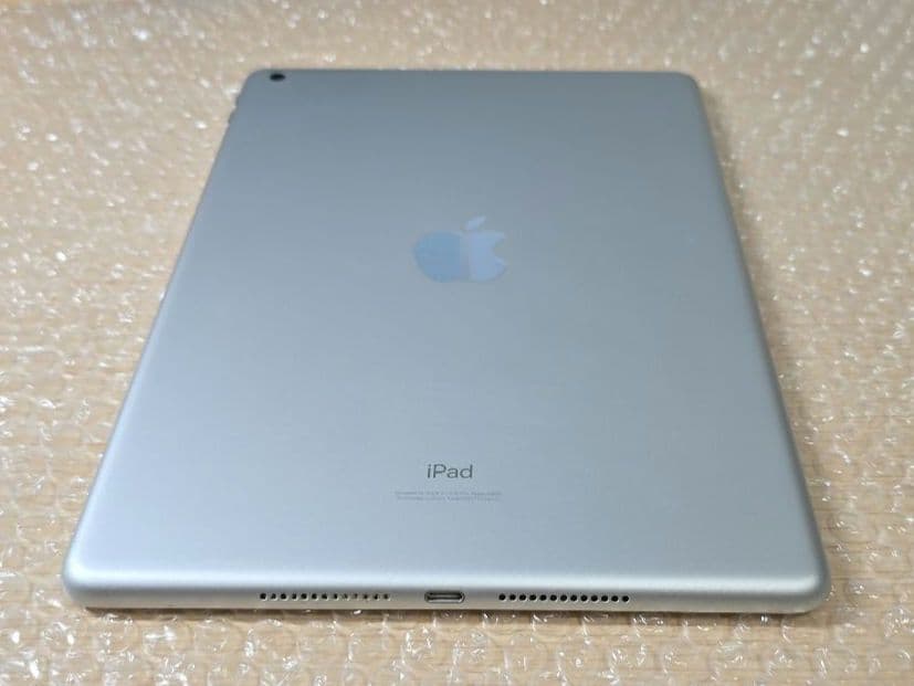と*ん様 比較的美品■iPad 8◼️電池良品◼️純正アダプター充電ケーブル付属
