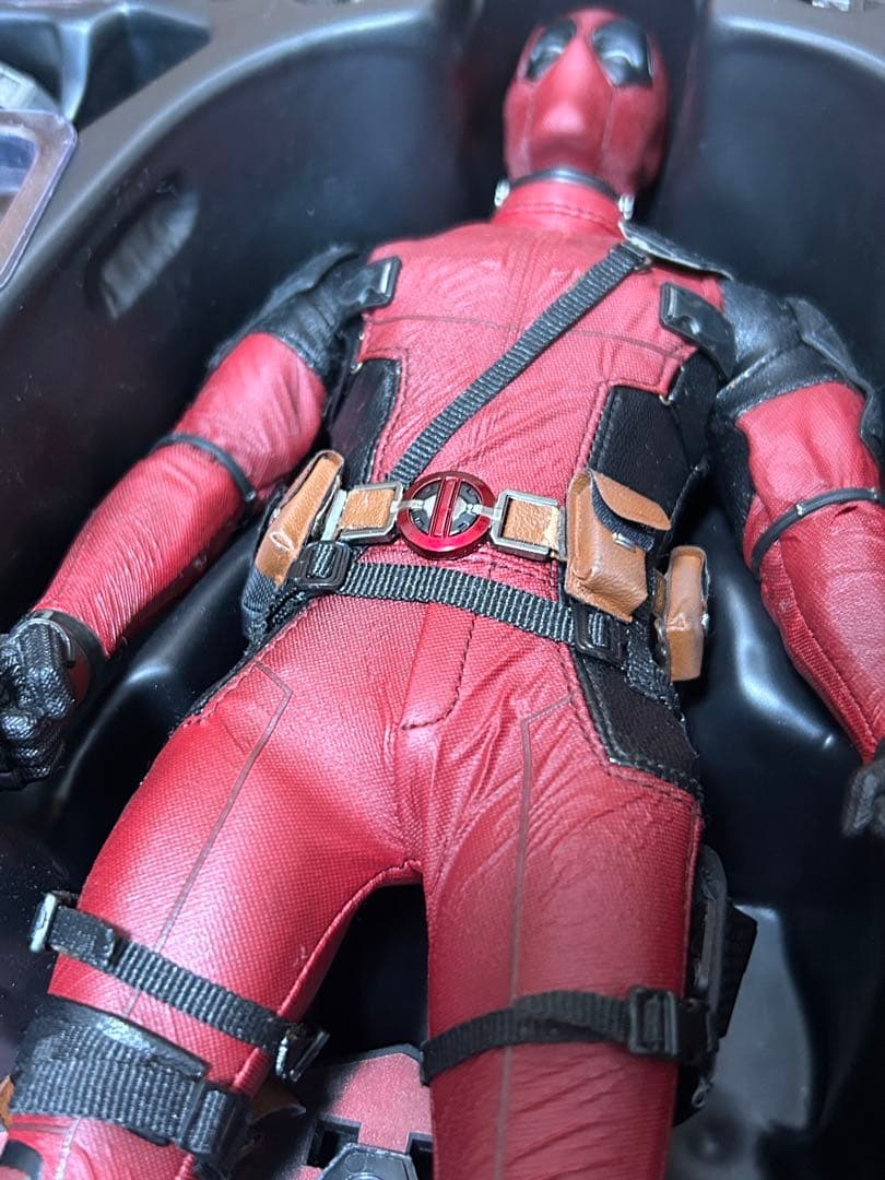 ホットトイズ　 デッドプール 1/6スケールフィギュア
