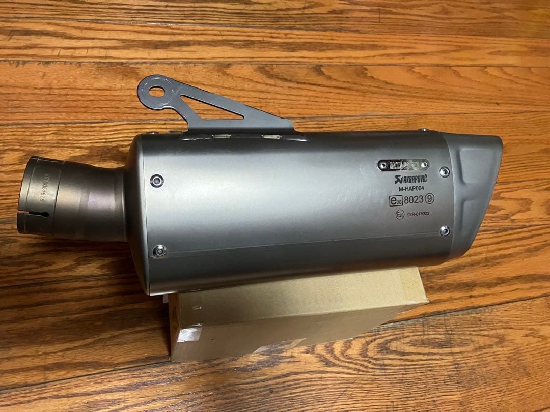 YZF−R1 2CR アクラポビッチ　スリップオンマフラー　チタン