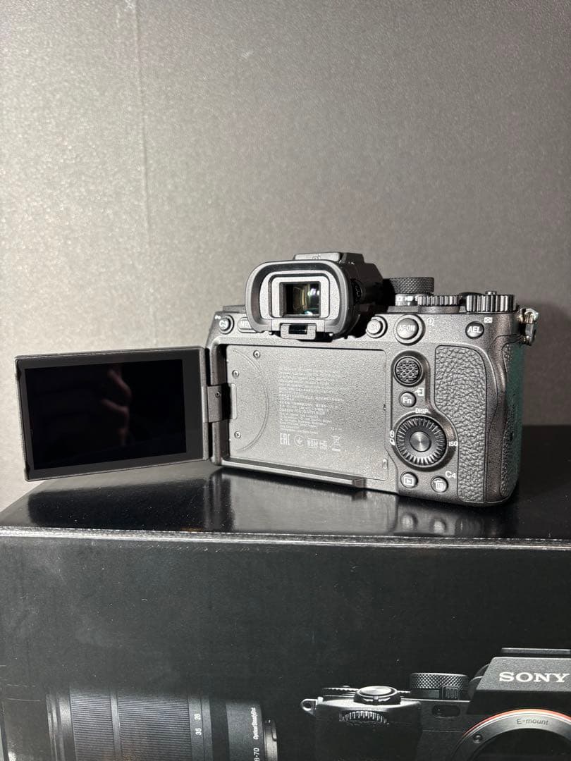 新品同様品　ILCE-7M4K シャッター数15回