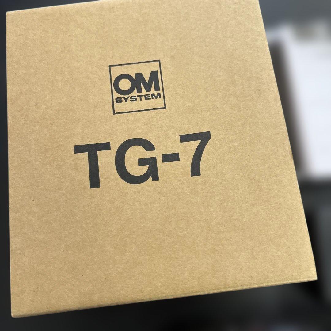 OM SYSTEM TG-7 コンパクトデジタルカメラと予備バッテリー＆充電器