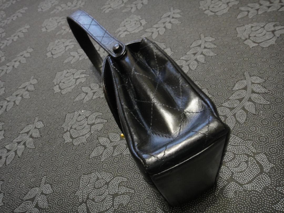 シャネル マトラッセ ココマーク ターンロック トップハンドル ラムスキン