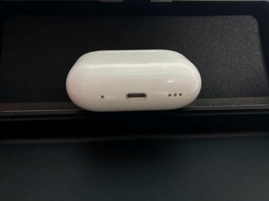 AirPods Pro 第2世代 Lightning 右耳とケース