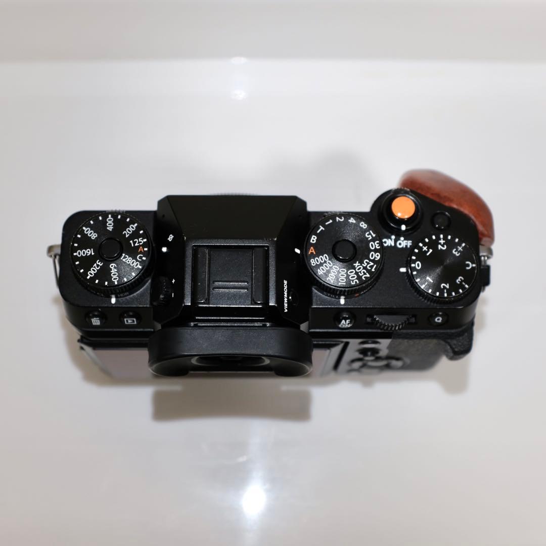 富士フイルム FUJIFILM X-T5 ボディ ブラック / グリップ付き