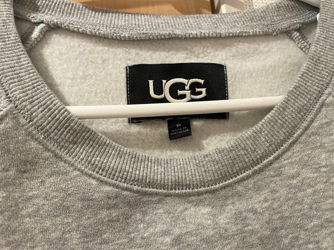 12/18残り15分最終セール　美品　UGG ロゴスフェット