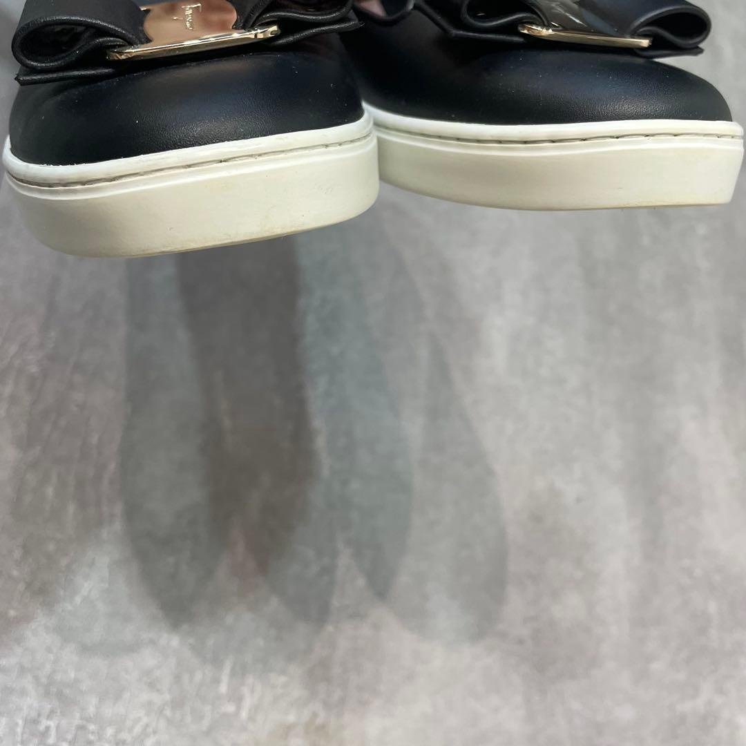 美品 フェラガモ RUFINA ヴァラリボン キルティング 黒 6 23.5