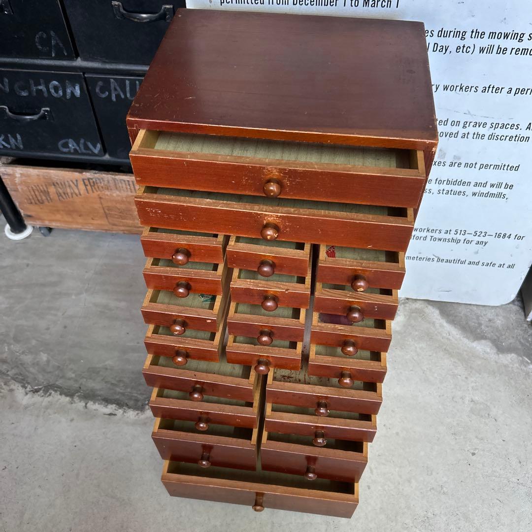 昭和レトロ 木製 薬箱 ミニチェスト 箪笥 引き出し収納 22杯10段 蚤の市