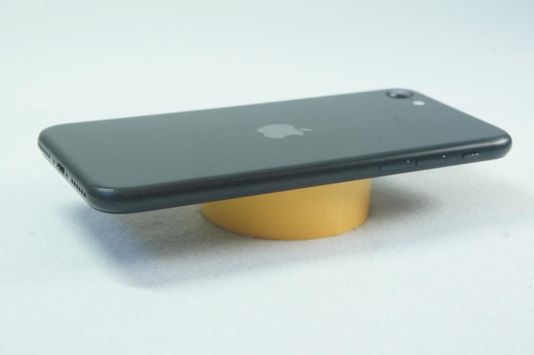 ☆☆美品　iPhone SE2 ブラック 128GB SIMフリー☆☆