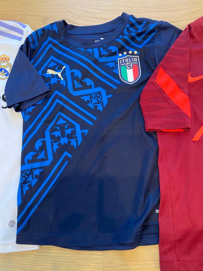 サッカーユニフォームなど5点セット⭐︎キッズ⭐︎120〜130㎝⭐︎リバプールなど