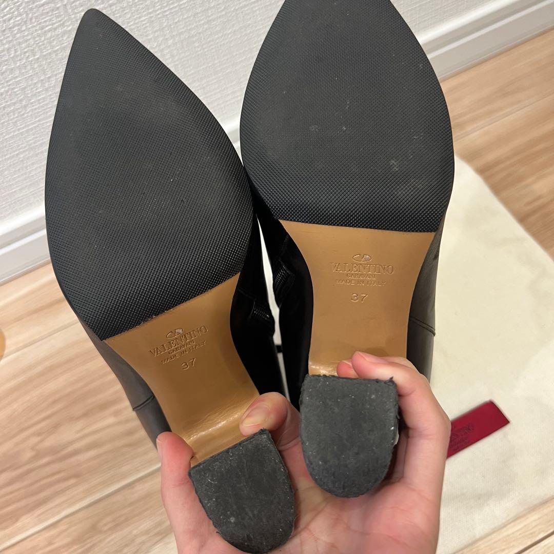 VALENTINO スタッズブーティ