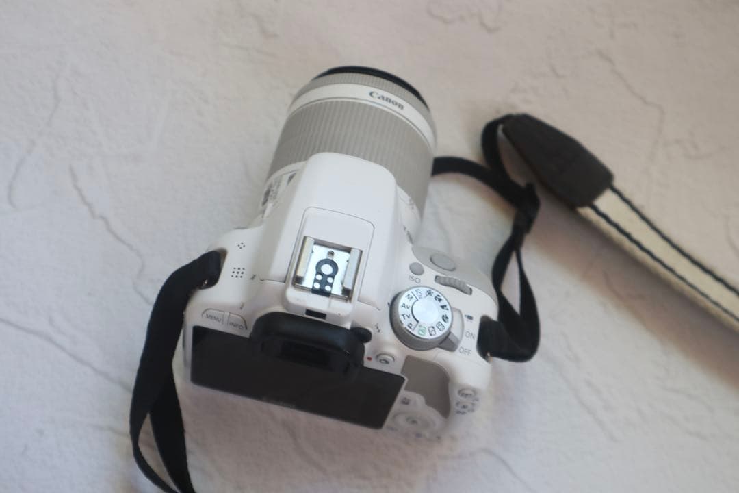 【美品】CANON EOS KISS X7 一眼レフカメラ ホワイト レンズ付き