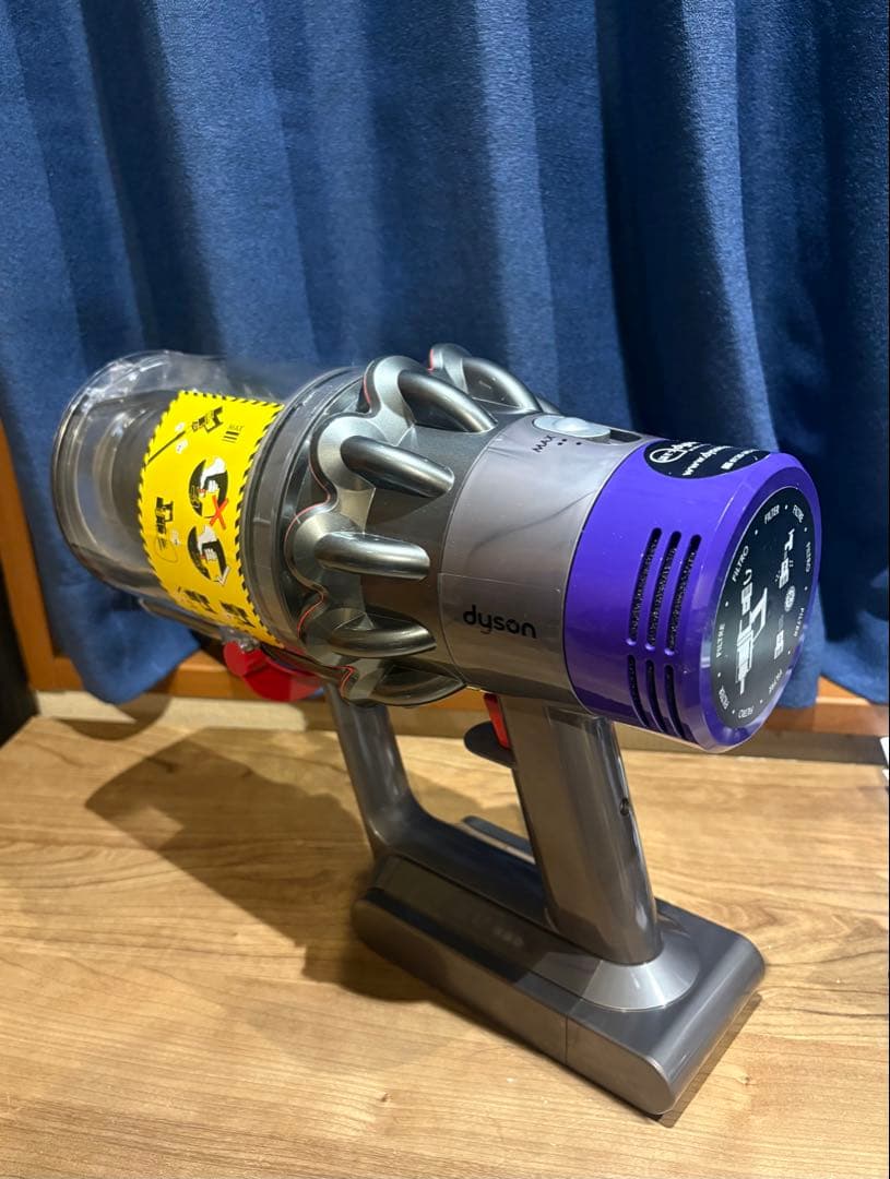 アタッチメント多数付属！細部まで洗浄済！#Dyson #V10 ハンドクリーナー