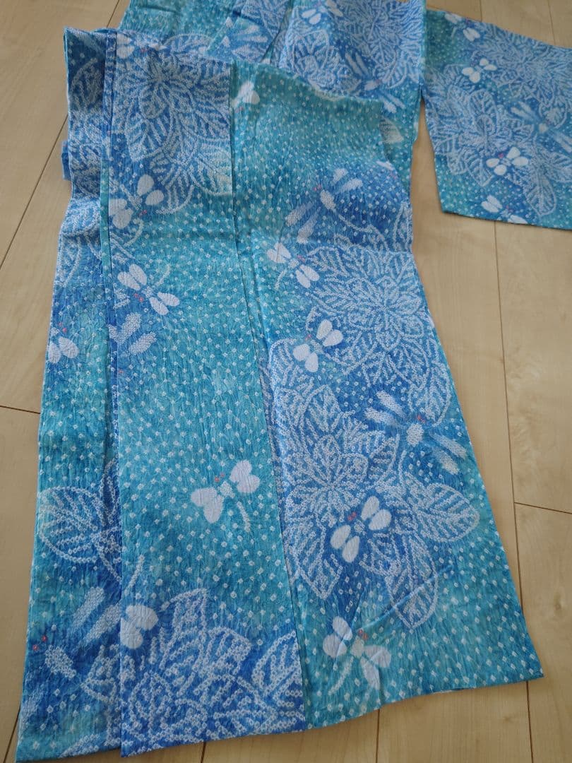 有松鳴海絞り　綺麗な水色に珍しいトンボ柄　爽やかなお品