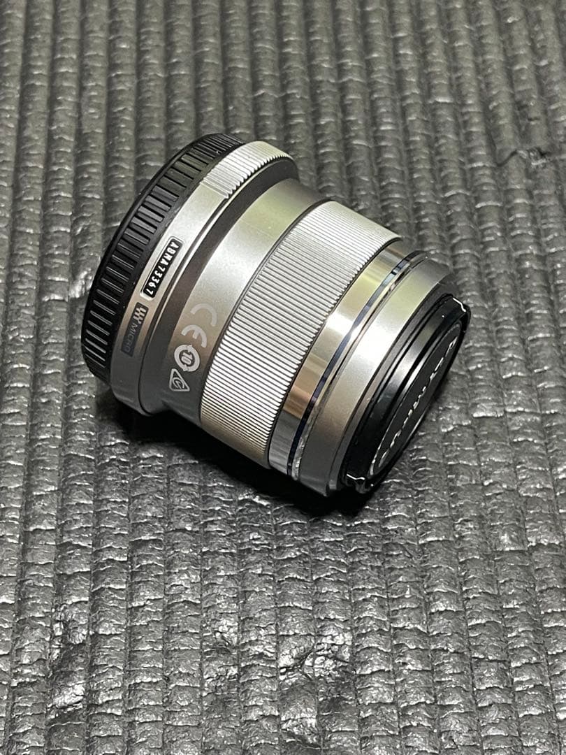 OLYMPUS 単焦点レンズ シルバー　45mm f1.8