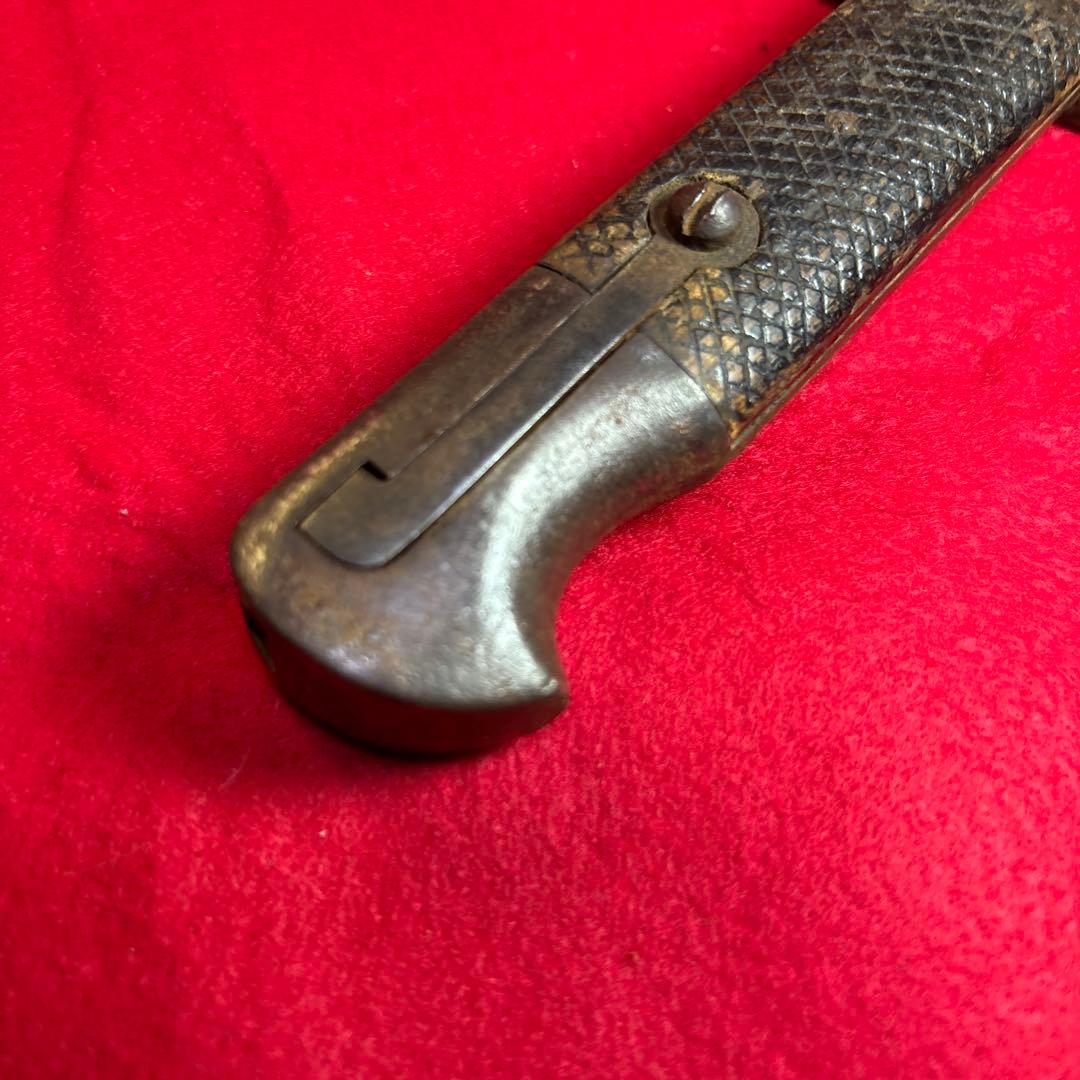 旧日本軍　銃剣　実物　菊紋　刻印　切断　刃引き　済み　大型　付剣装置動作良好