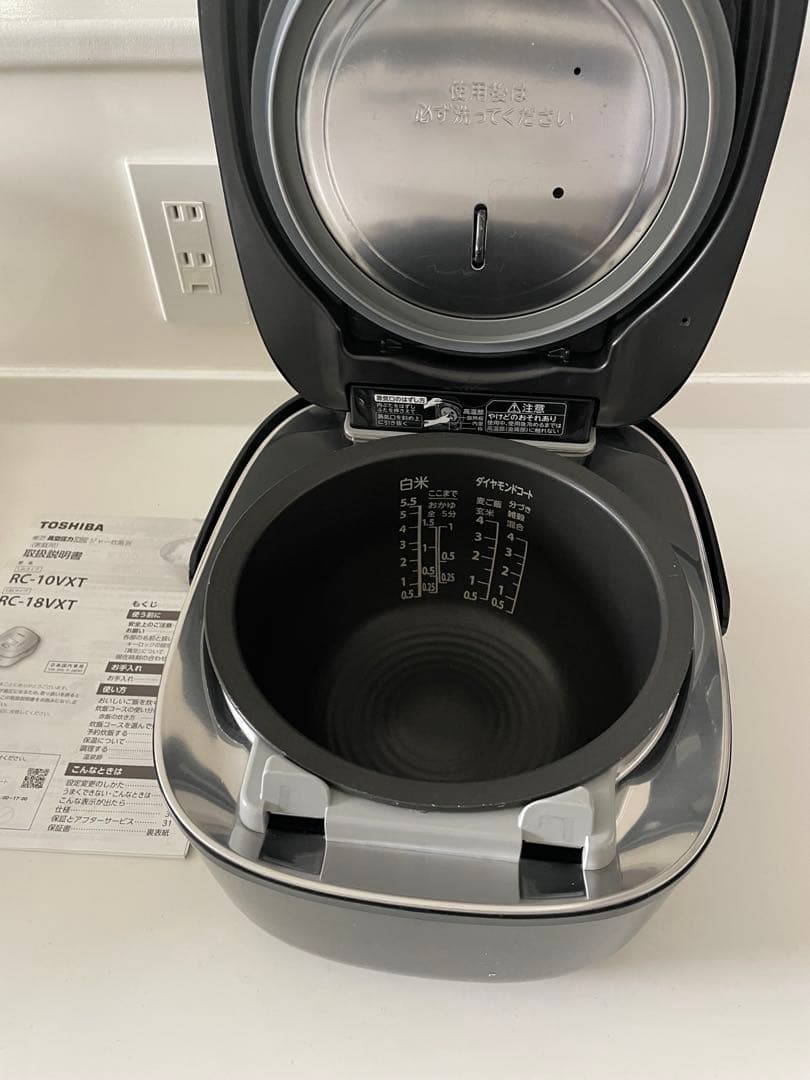 TOSHIBA RC-10VXT 炊飯器　5.5合炊き