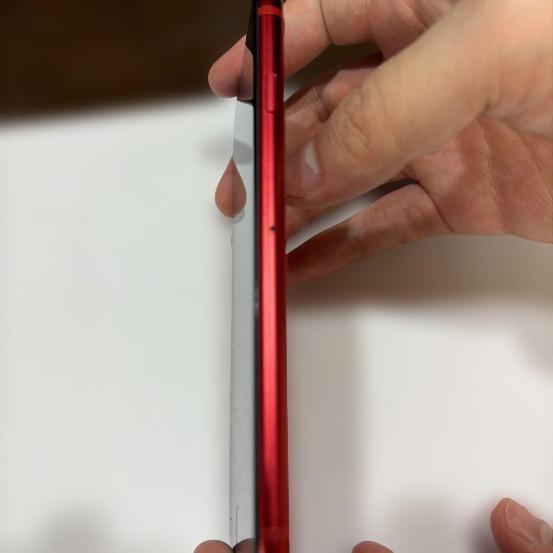 iPhone SE (第2世代) 64GB PRODUCT RED イヤホン付