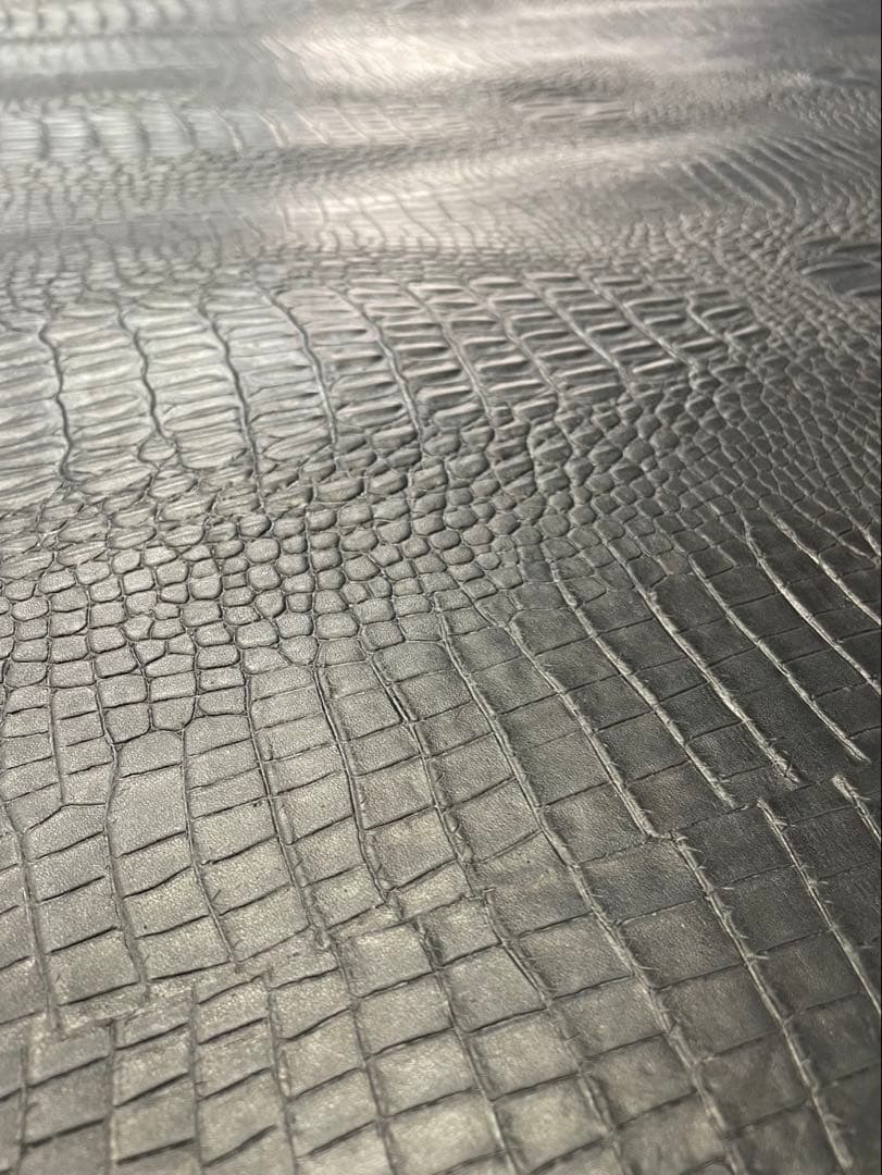 表革　黒　クロコ型押し　243DS