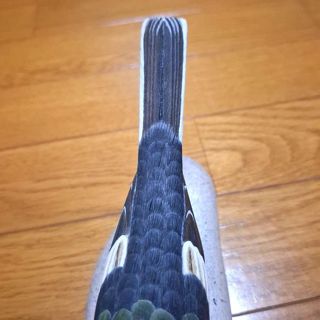 ハクセキレイ　バードカービング　 木製彫刻リアルな鳥の置物 木製 白黒