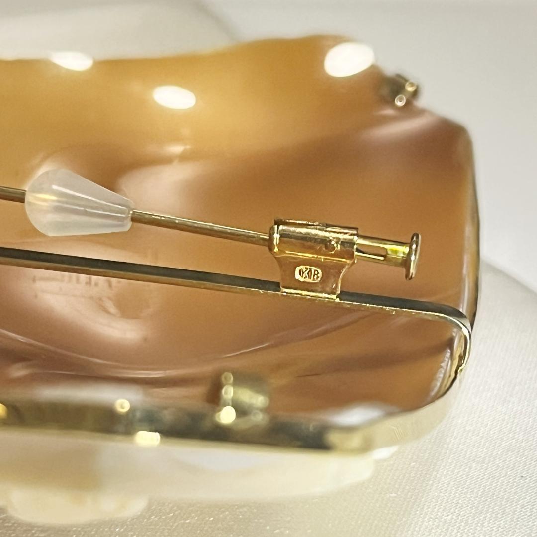 18金 大きい三層 シェルカメオ　K18YG　ジュエリーペンダント兼ブローチ