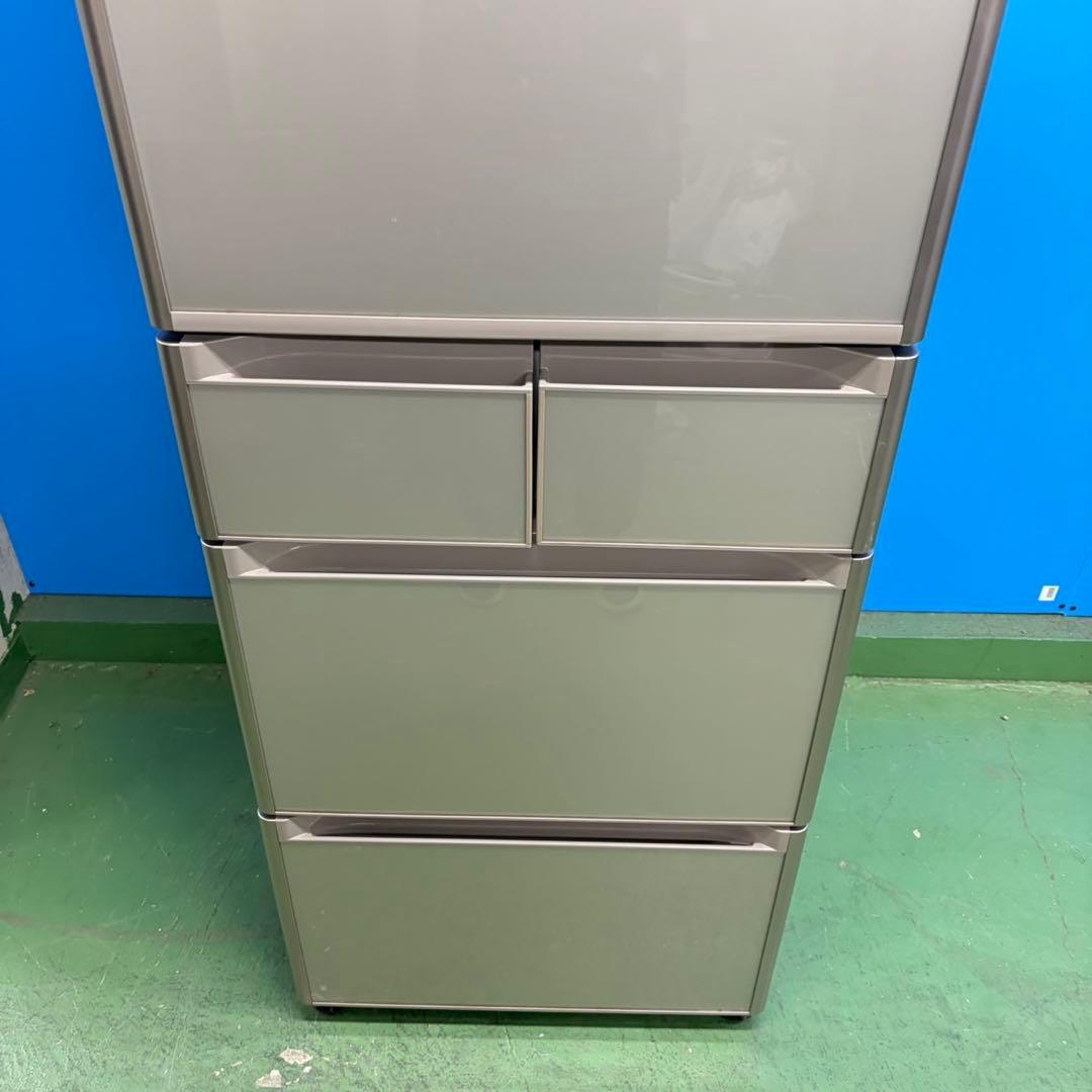 704 日立大型冷蔵庫　ガラスパネル　400L強　小型　自動製氷　家庭用　右開き