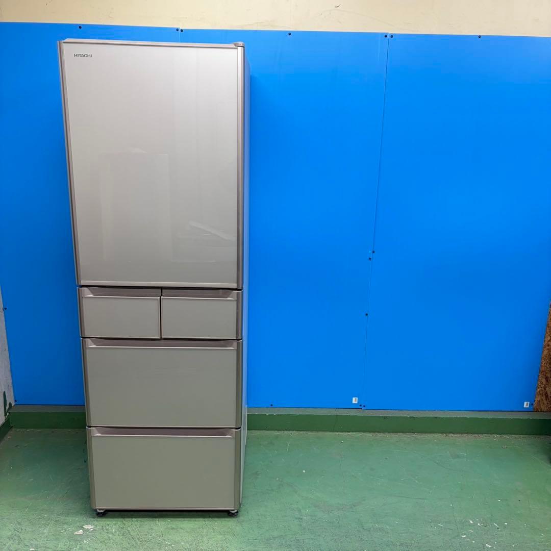704 日立大型冷蔵庫　ガラスパネル　400L強　小型　自動製氷　家庭用　右開き