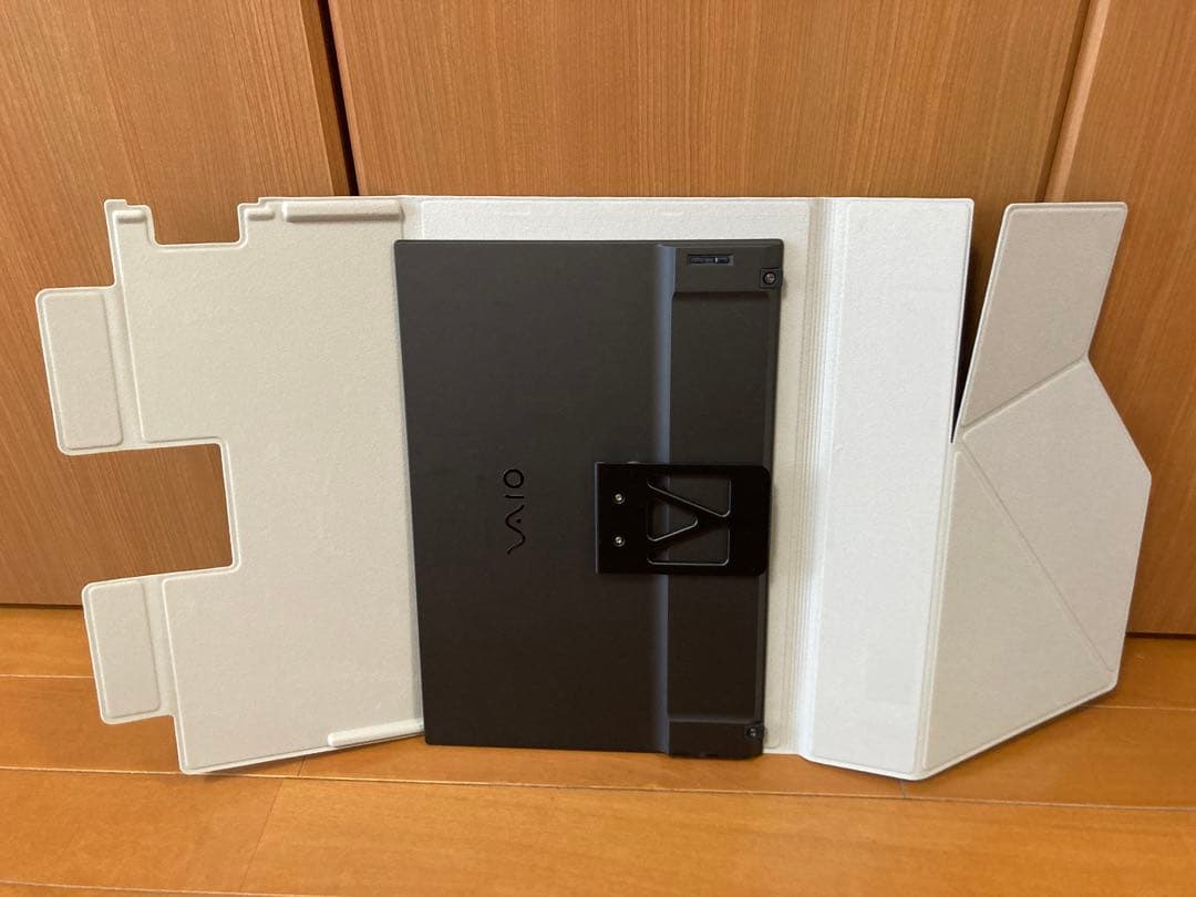 VAIO Vision+ 14インチ モバイルモニター