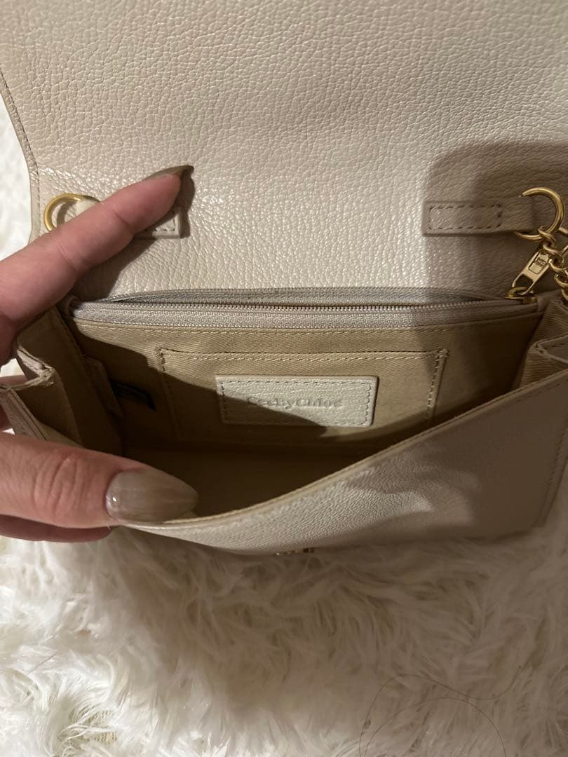 seebychloe シーバイクロエ　チェーンウォレット　hana アイボリー