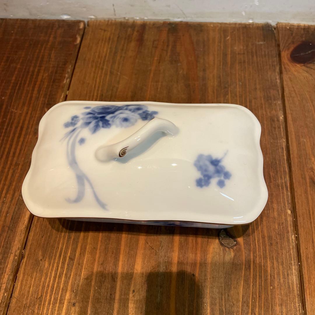 美品　大倉陶園　ブルーローズ　バターケース　小物入れ　上品な薔薇の絵柄が素敵な