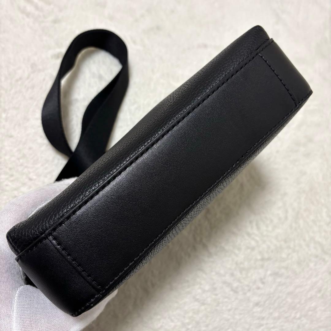 美品 マイケルコース レザー カメラバッグ ショルダーバッグ シボ革 ブラック
