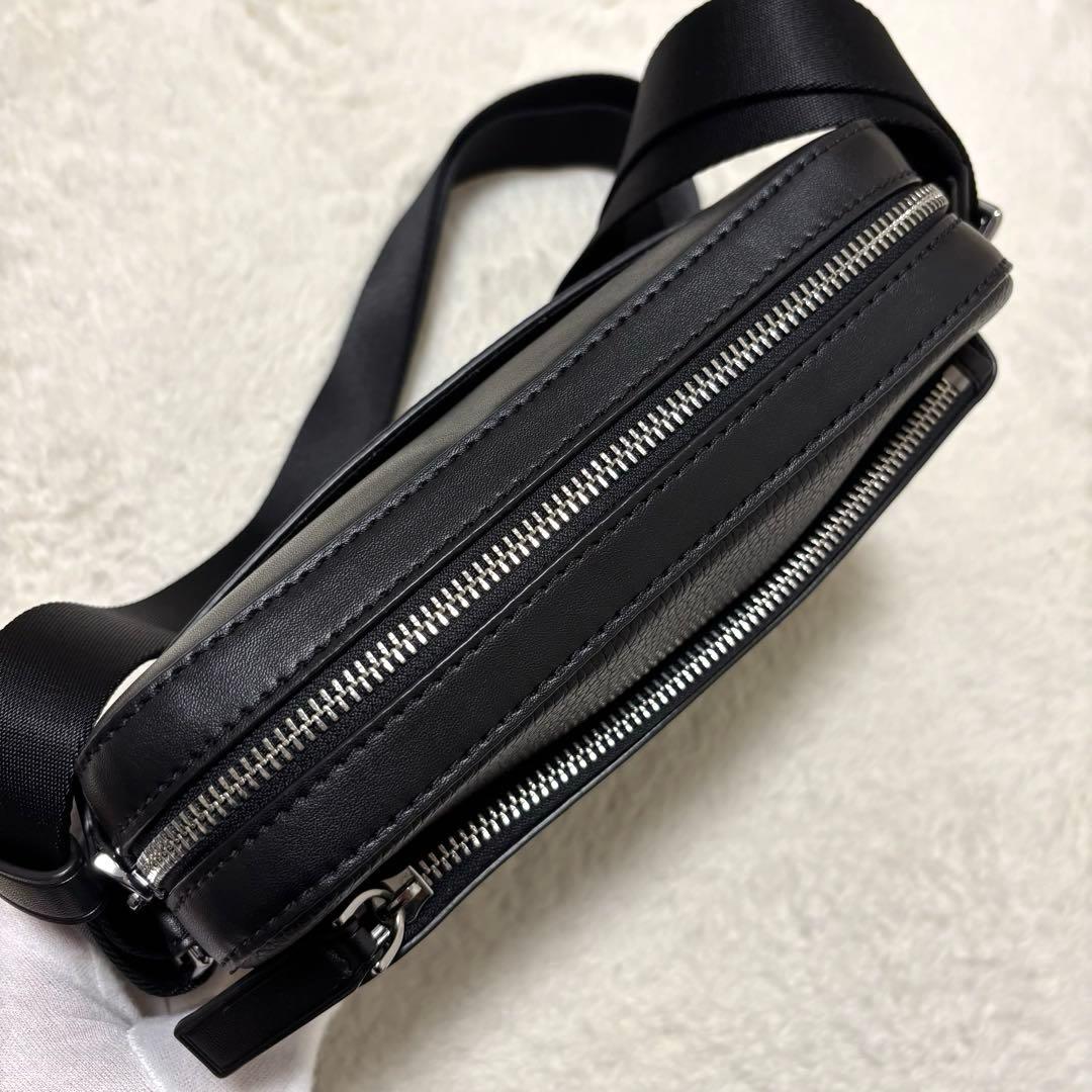 美品 マイケルコース レザー カメラバッグ ショルダーバッグ シボ革 ブラック