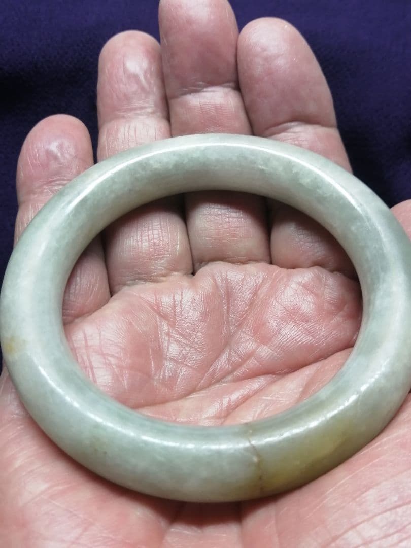 ★【さる】古墳後期『糸魚川翡翠垂飾輪』出土品。8.10cm。博物館所有。