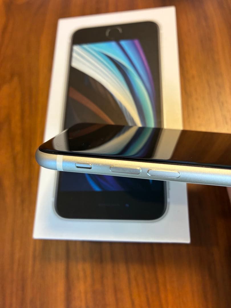 Apple iPhone SE (第2世代) ホワイトifaceカバー付