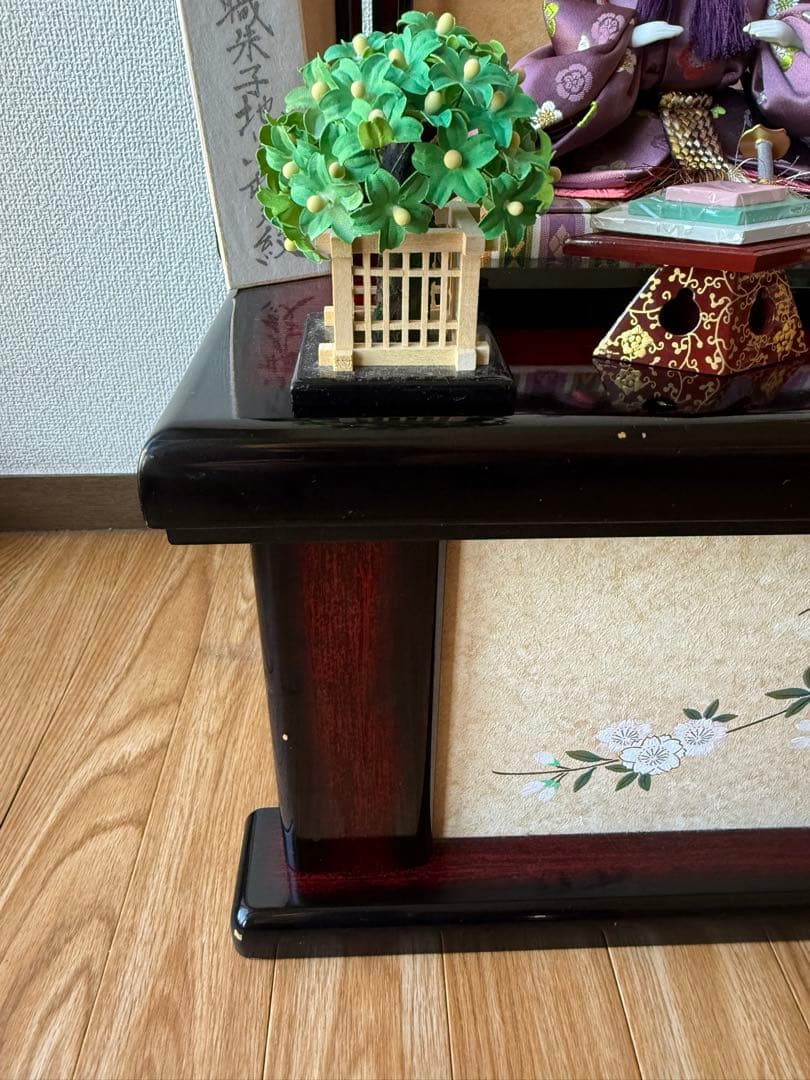 雛人形 多色装飾付き