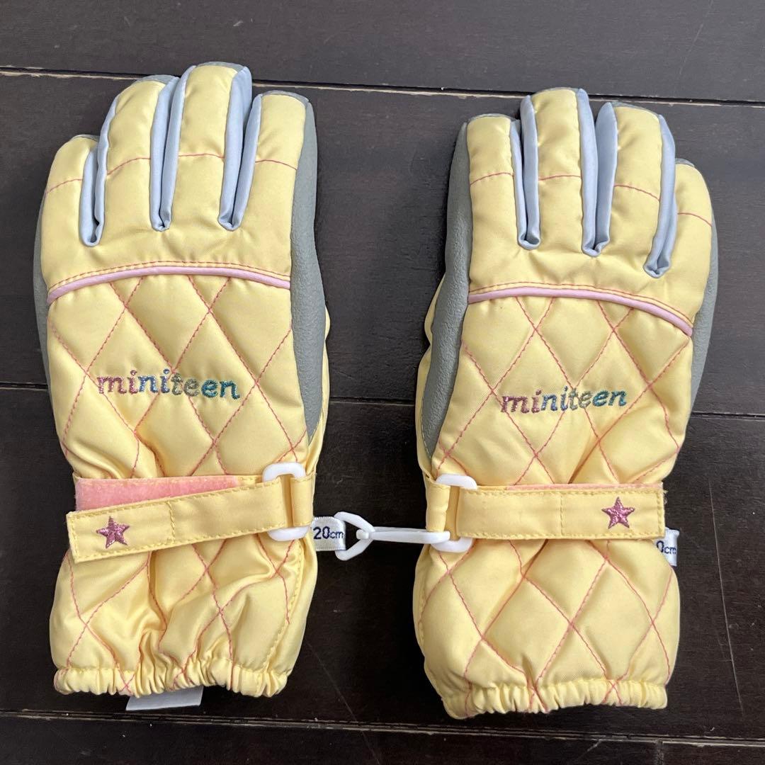 子ども用スキーウェアセット（ホワイト）phenix 手袋付き　130cm