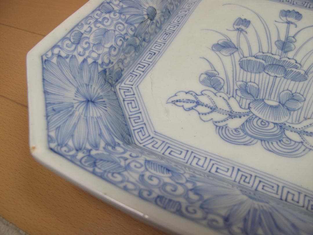 古伊万里　染付け窓絵　草花柄縁　角皿　アンティーク　大皿　盛り皿