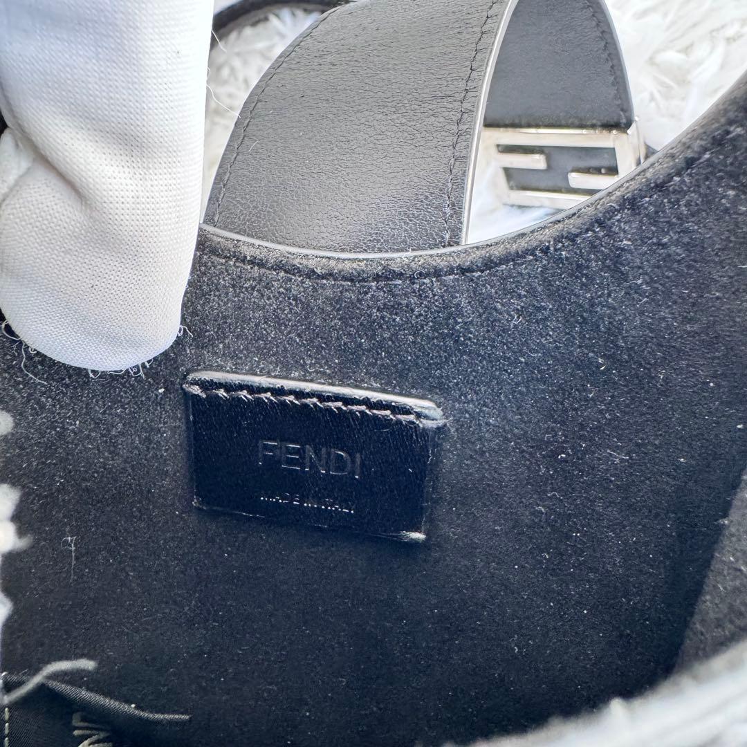 FENDI スマホバッグ ショルダーバック ブラック グレー ズッカ柄　2way